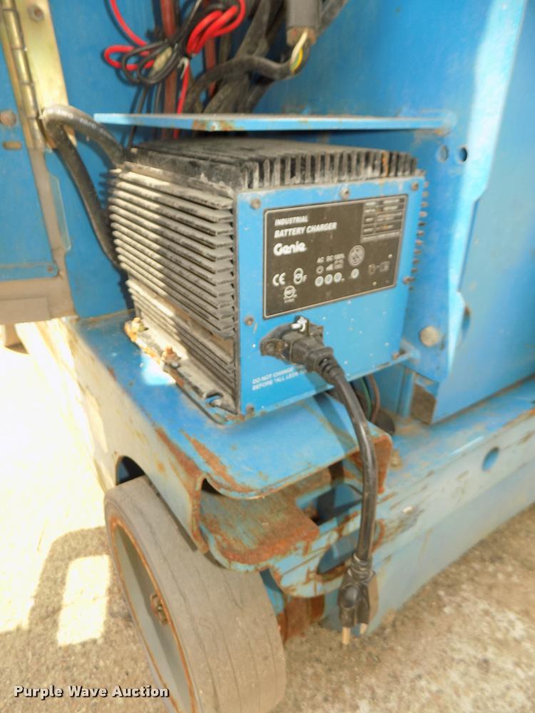 image for item DA0719 2008 Genie GR20 vertical lift