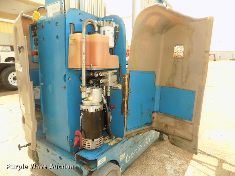 image for item DA0719 2008 Genie GR20 vertical lift