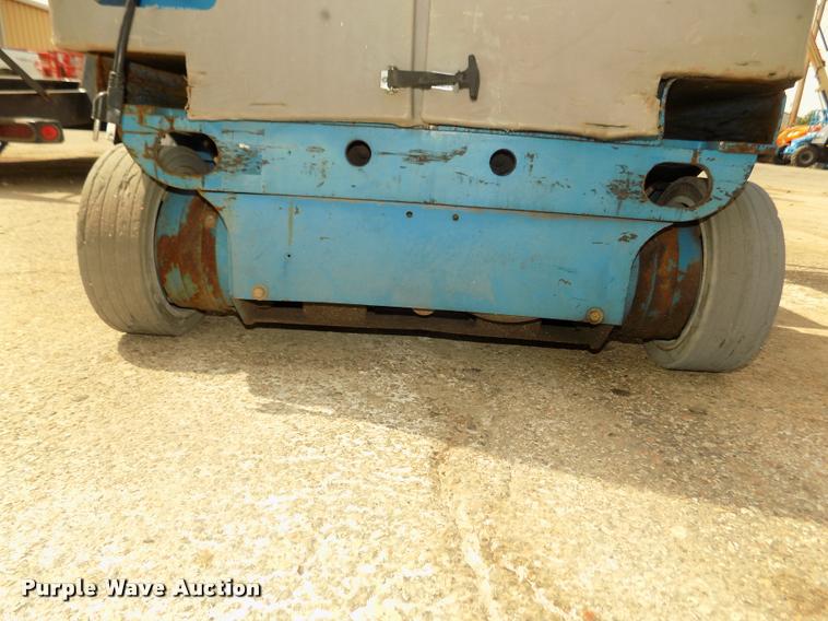 image for item DA0719 2008 Genie GR20 vertical lift