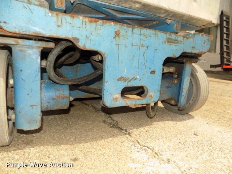 image for item DA0719 2008 Genie GR20 vertical lift
