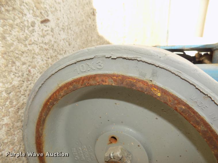 image for item DA0719 2008 Genie GR20 vertical lift