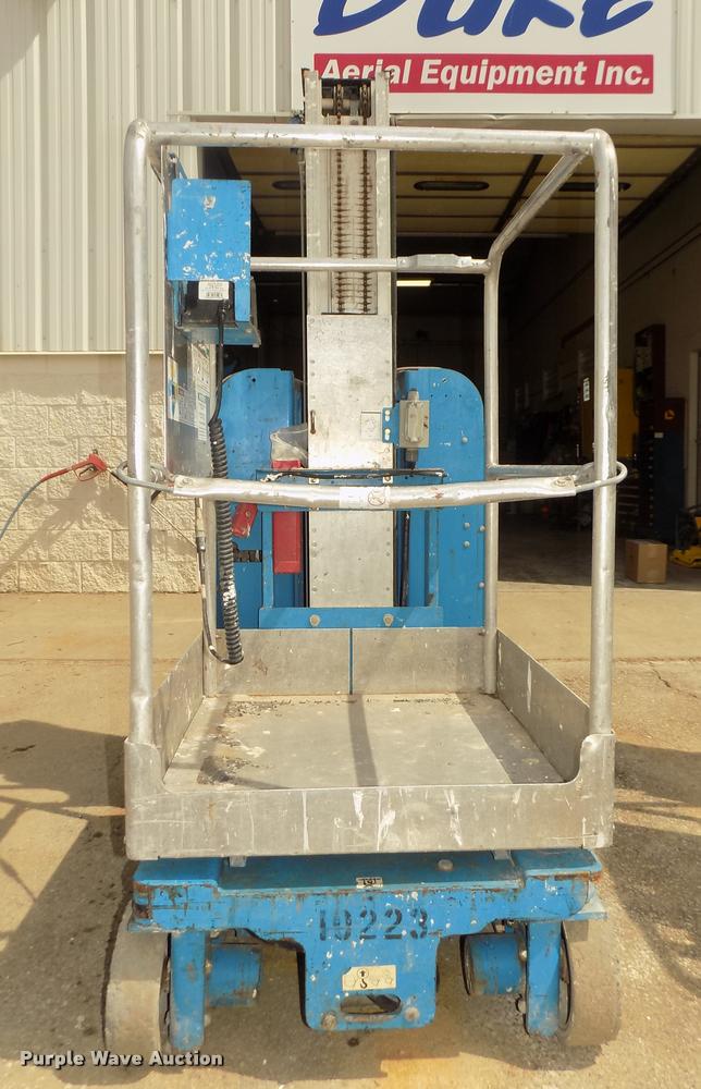image for item DA0720 2007 Genie GR20 vertical lift
