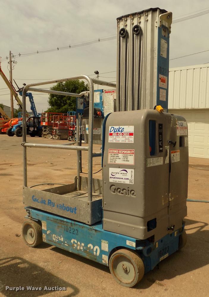 image for item DA0720 2007 Genie GR20 vertical lift