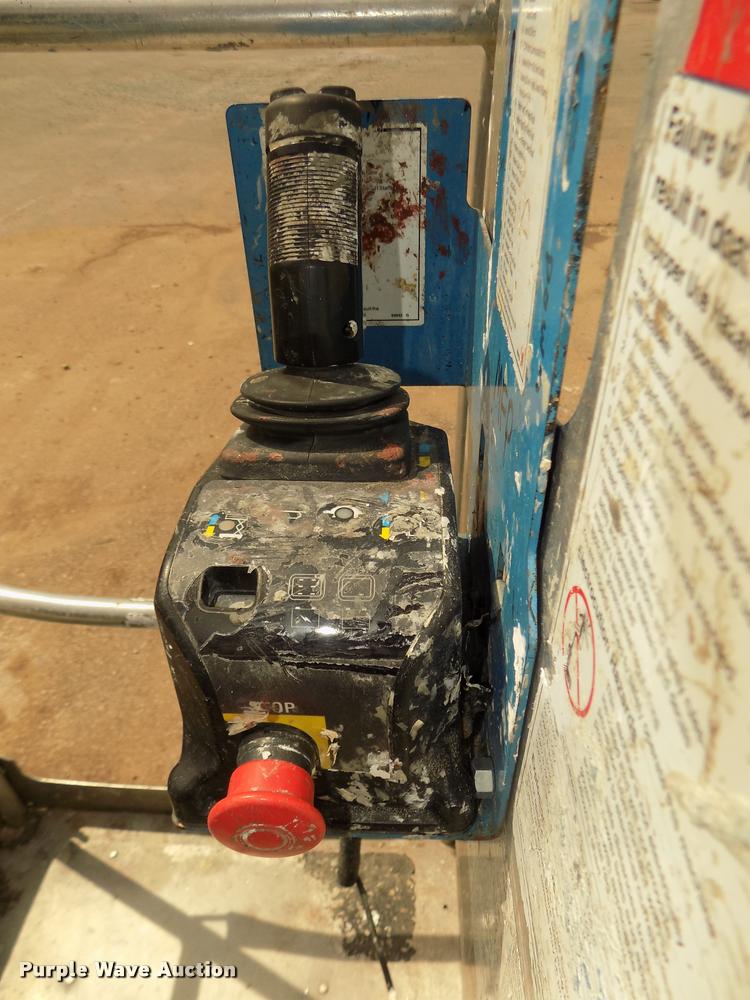 image for item DA0720 2007 Genie GR20 vertical lift