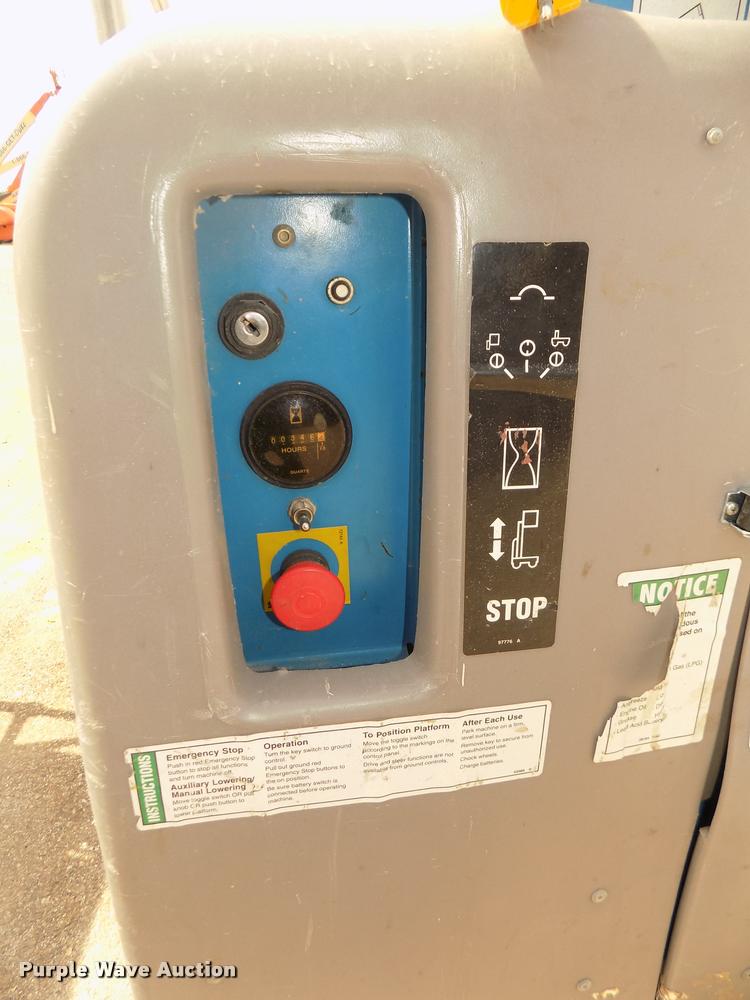 image for item DA0720 2007 Genie GR20 vertical lift