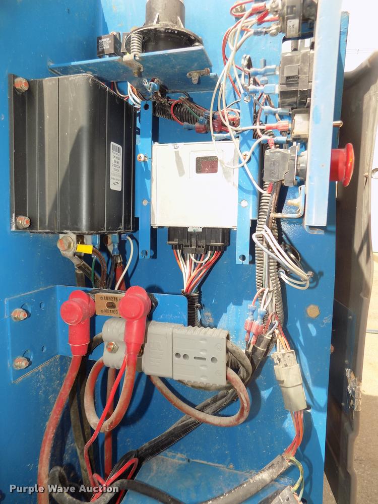 image for item DA0720 2007 Genie GR20 vertical lift