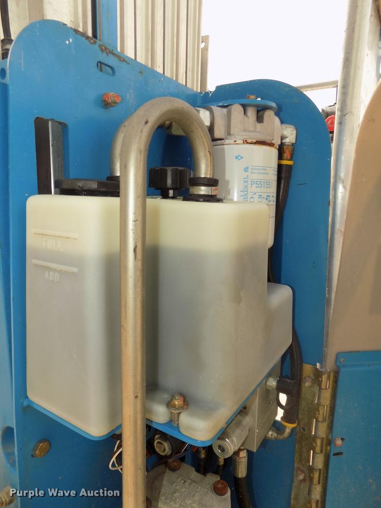 image for item DA0720 2007 Genie GR20 vertical lift