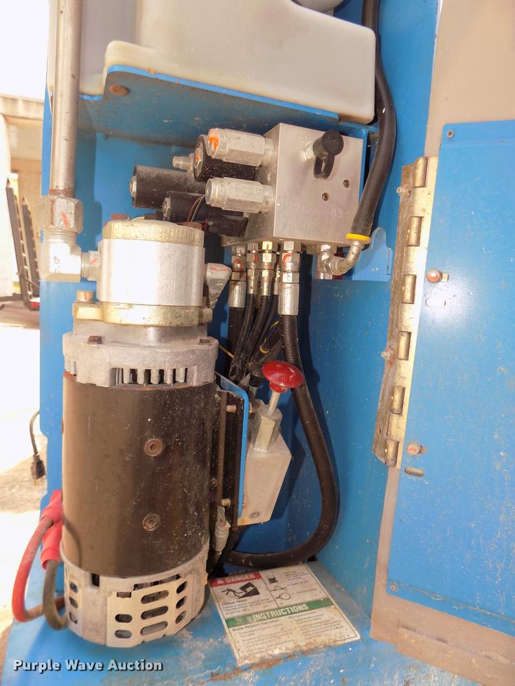 image for item DA0720 2007 Genie GR20 vertical lift