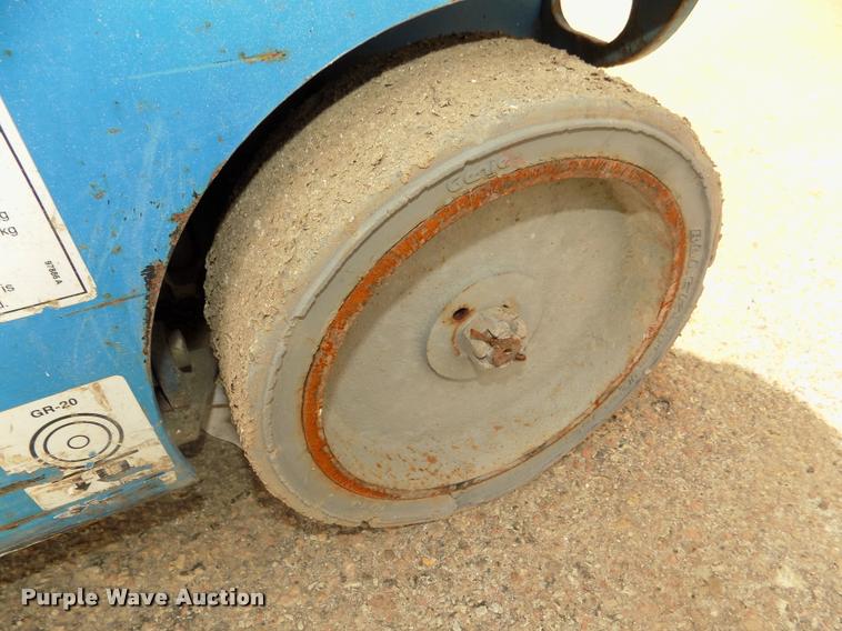 image for item DA0720 2007 Genie GR20 vertical lift