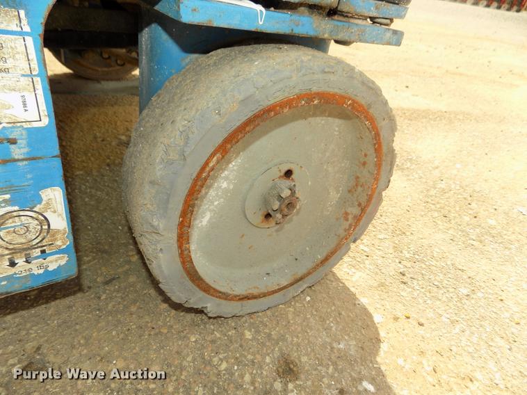 image for item DA0720 2007 Genie GR20 vertical lift