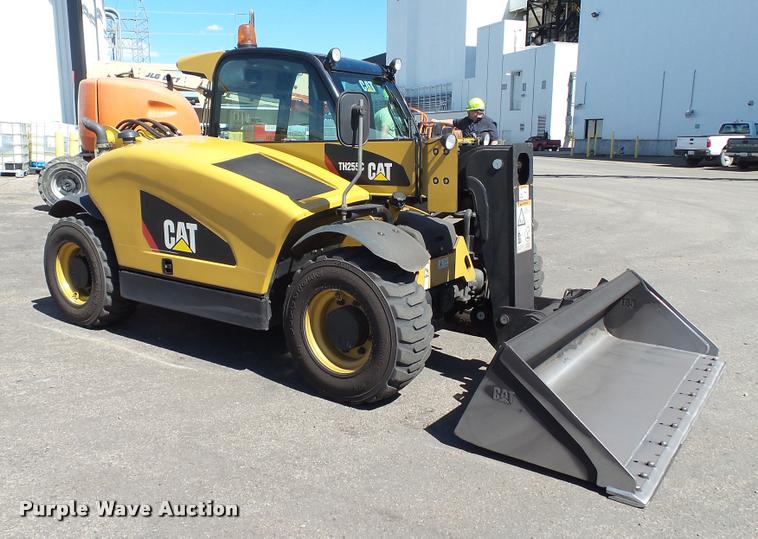 image for item DA1086 2014 Caterpillar TH255C telehandler