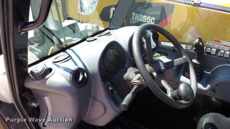 image for item DA1086 2014 Caterpillar TH255C telehandler