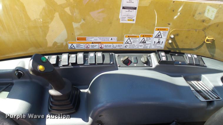 image for item DA1086 2014 Caterpillar TH255C telehandler