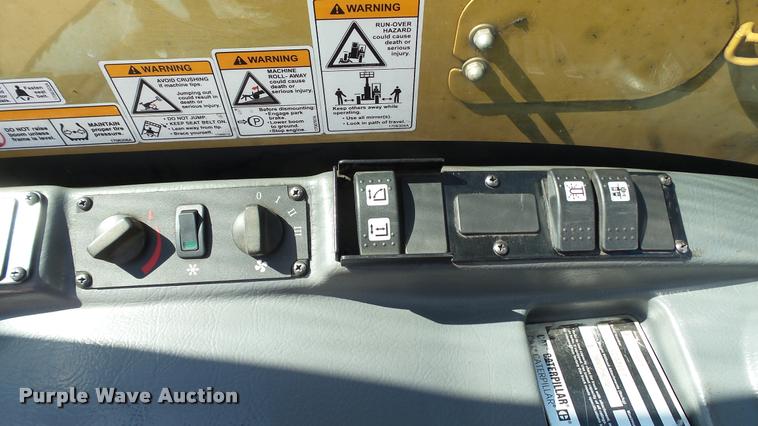 image for item DA1086 2014 Caterpillar TH255C telehandler