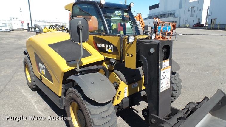 image for item DA1086 2014 Caterpillar TH255C telehandler
