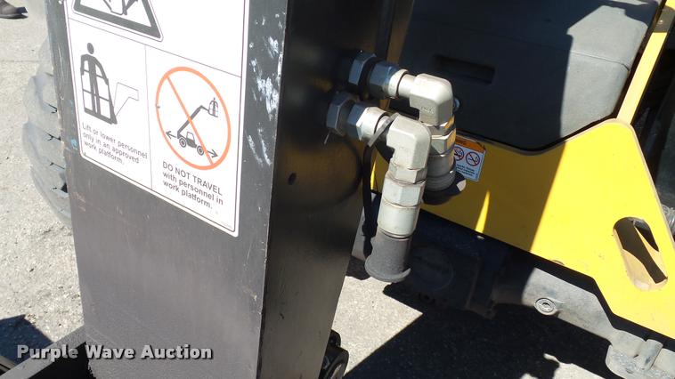 image for item DA1086 2014 Caterpillar TH255C telehandler