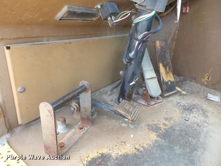 image for item DA1537 1994 Caterpillar 613C Series II elevating scraper