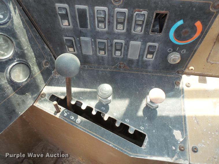 image for item DA1537 1994 Caterpillar 613C Series II elevating scraper