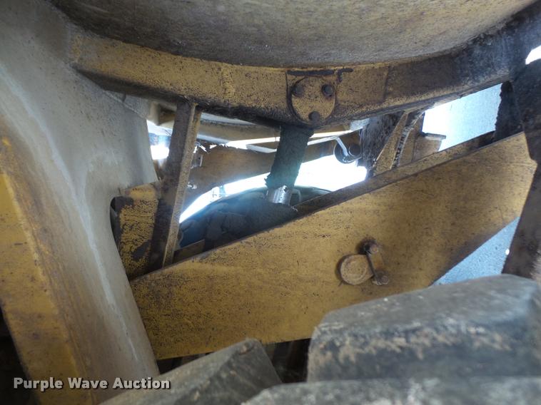 image for item DA1537 1994 Caterpillar 613C Series II elevating scraper