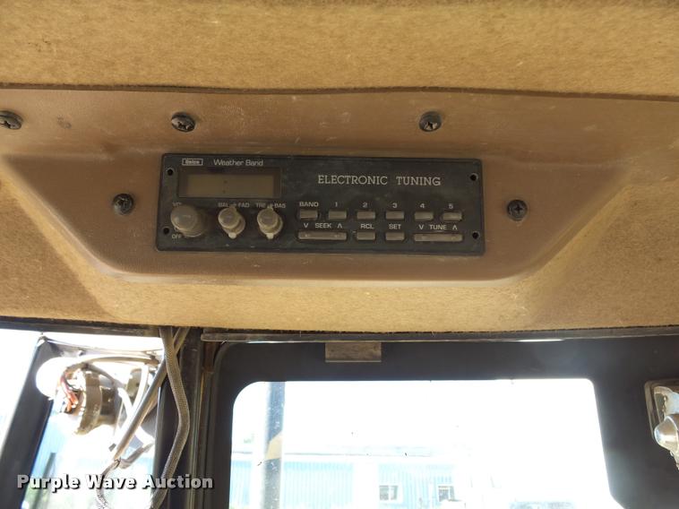 image for item DA3552 1998 John Deere 310SE backhoe