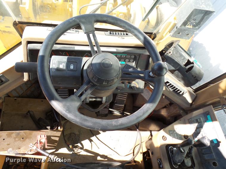 image for item DA3555 1997 Caterpillar 960F wheel loader