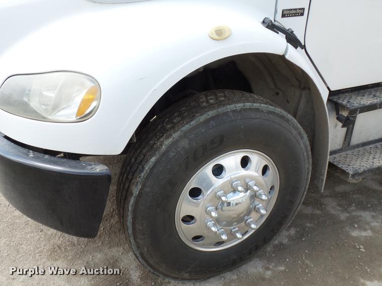 image for item DA4945 2006 Freightliner Business Class M2 service truck with crane