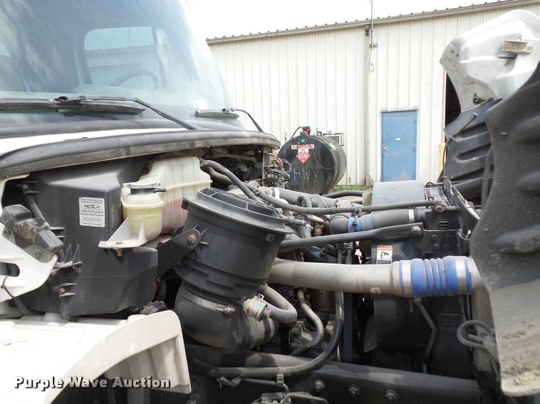 image for item DA4945 2006 Freightliner Business Class M2 service truck with crane