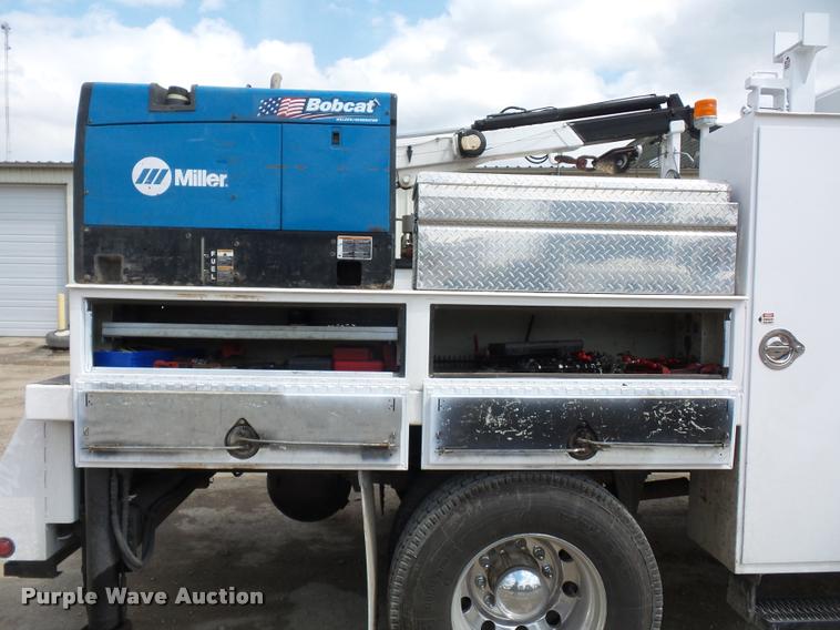 image for item DA4945 2006 Freightliner Business Class M2 service truck with crane