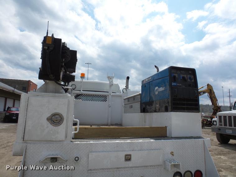 image for item DA4945 2006 Freightliner Business Class M2 service truck with crane