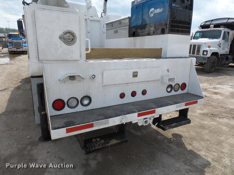 image for item DA4945 2006 Freightliner Business Class M2 service truck with crane