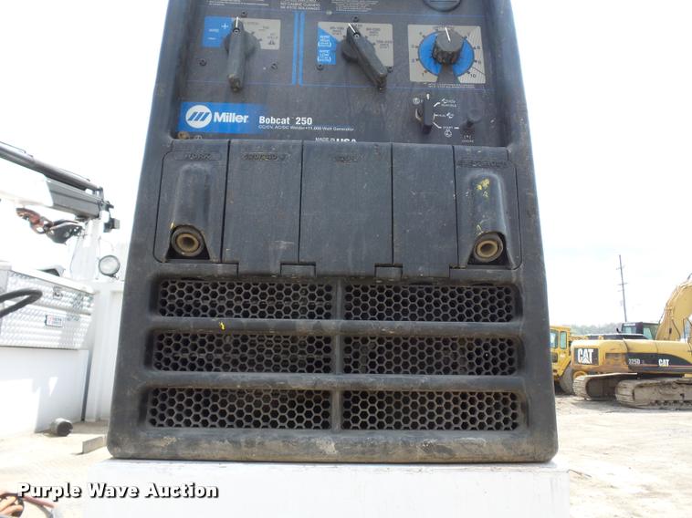 image for item DA4945 2006 Freightliner Business Class M2 service truck with crane