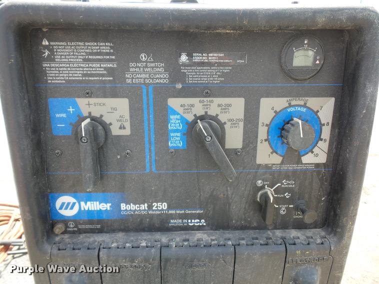 image for item DA4945 2006 Freightliner Business Class M2 service truck with crane