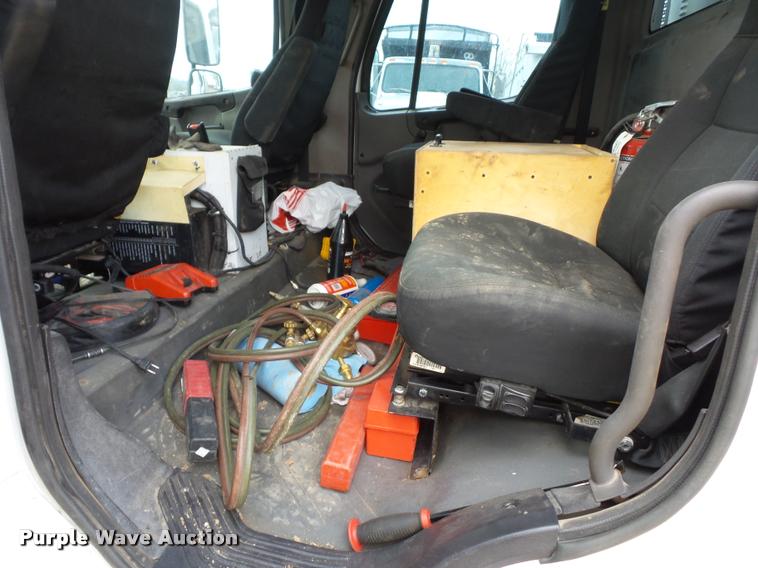 image for item DA4945 2006 Freightliner Business Class M2 service truck with crane