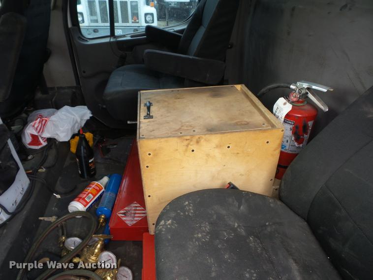 image for item DA4945 2006 Freightliner Business Class M2 service truck with crane