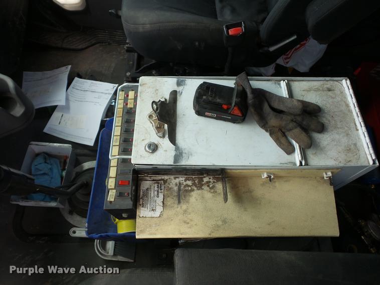 image for item DA4945 2006 Freightliner Business Class M2 service truck with crane