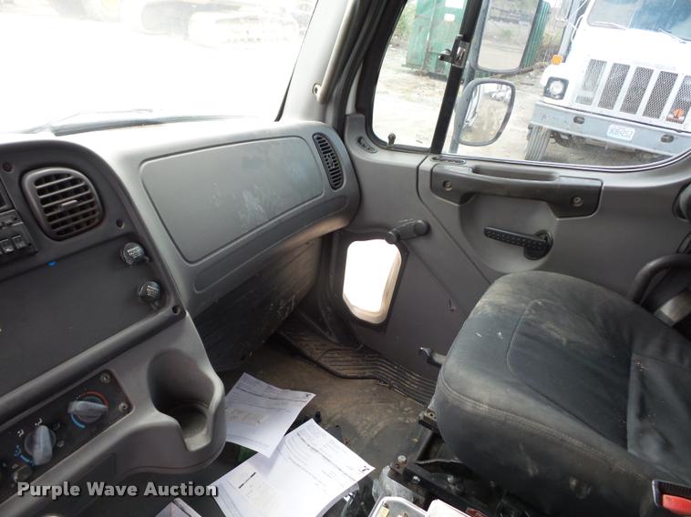 image for item DA4945 2006 Freightliner Business Class M2 service truck with crane