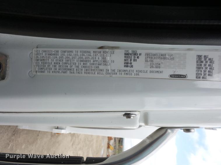 image for item DA4945 2006 Freightliner Business Class M2 service truck with crane