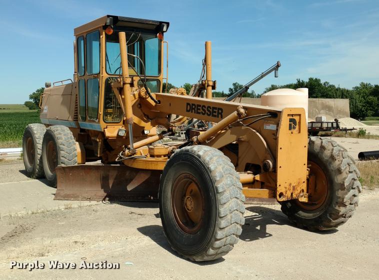 image for item DA5582 Dresser 830 motor grader