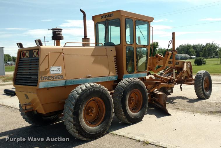 image for item DA5582 Dresser 830 motor grader