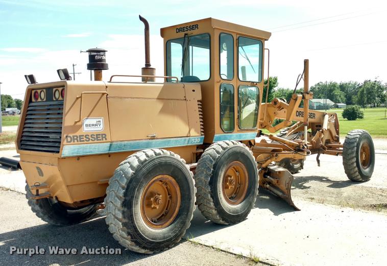 image for item DA5582 Dresser 830 motor grader