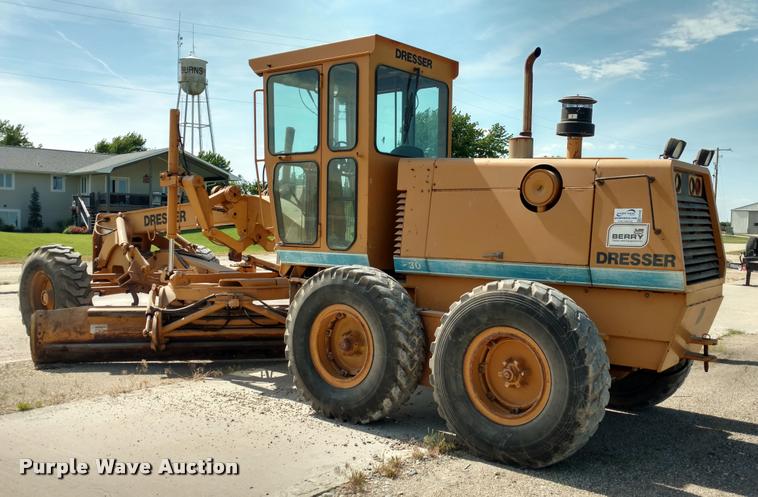 image for item DA5582 Dresser 830 motor grader