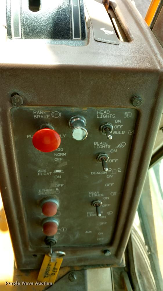 image for item DA5582 Dresser 830 motor grader