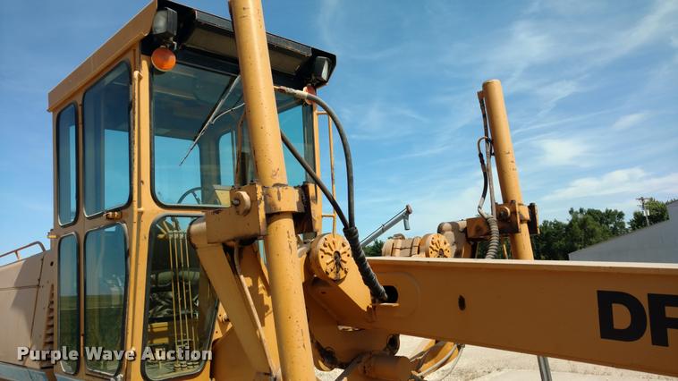 image for item DA5582 Dresser 830 motor grader
