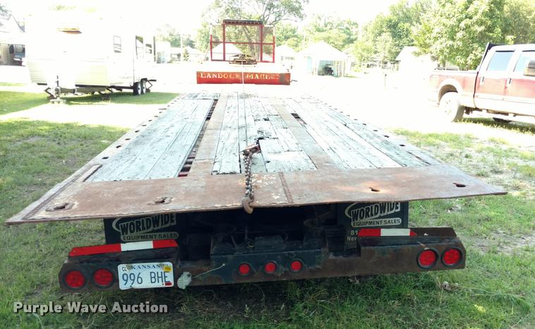 image for item DA5623 2000 Landoll 425-41 tilt deck trailer