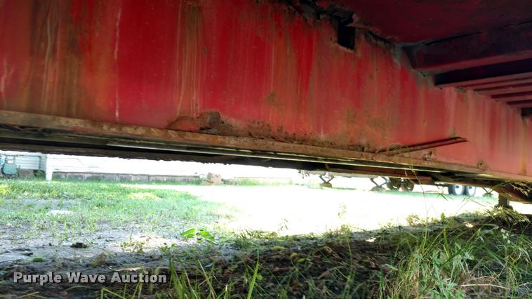 image for item DA5623 2000 Landoll 425-41 tilt deck trailer