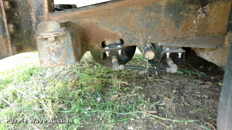 image for item DA5623 2000 Landoll 425-41 tilt deck trailer