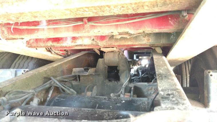 image for item DA5623 2000 Landoll 425-41 tilt deck trailer