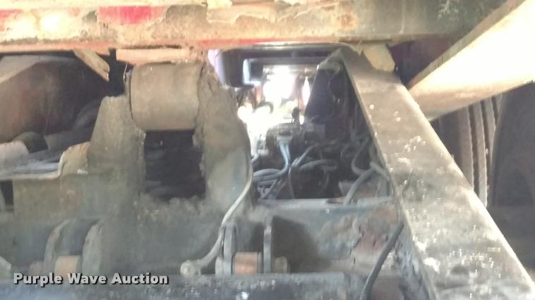 image for item DA5623 2000 Landoll 425-41 tilt deck trailer