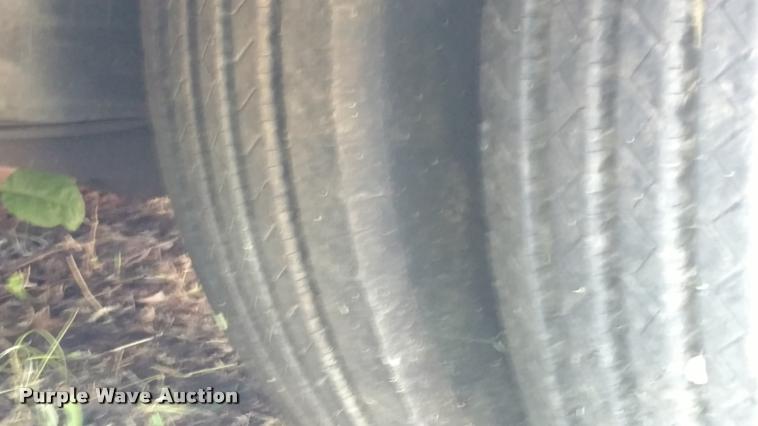 image for item DA5623 2000 Landoll 425-41 tilt deck trailer