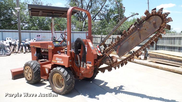 image for item DA6159 2002 Ditch Witch 3700DD trencher
